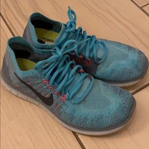 Nike Flyknit Sneakers